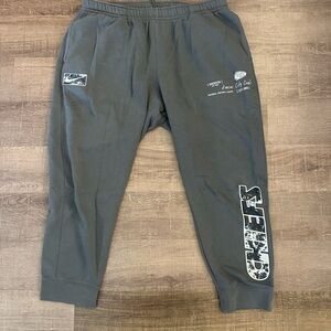 Chiefs Logo Men's Gray Joggers